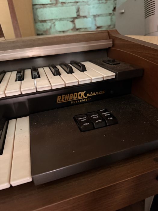 Електро Орган Yamaha Rehbock Pianos Dusseldorf