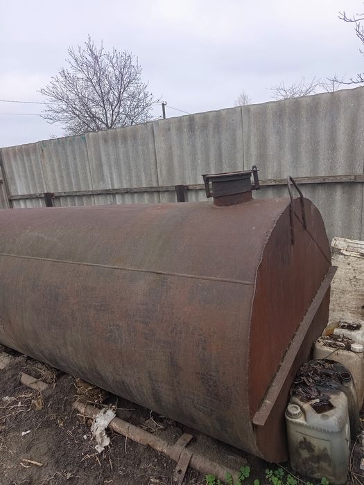 Продам бочку 2,5куба