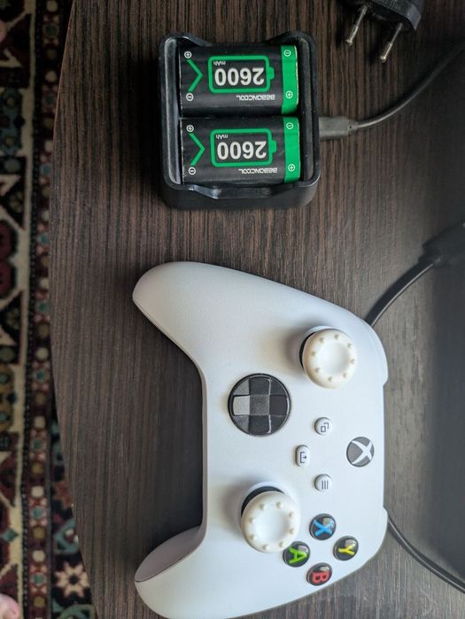 Продам Xbox Series S