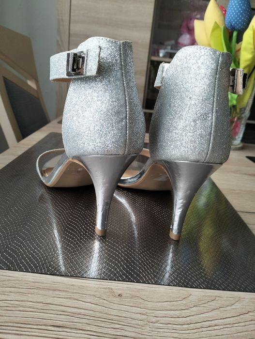 Szpilki sandałki 38