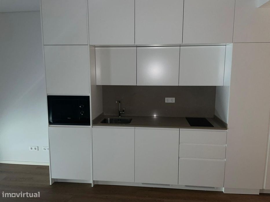Apartamento T0, situado numa das zonas mais privilegiadas da cidade...