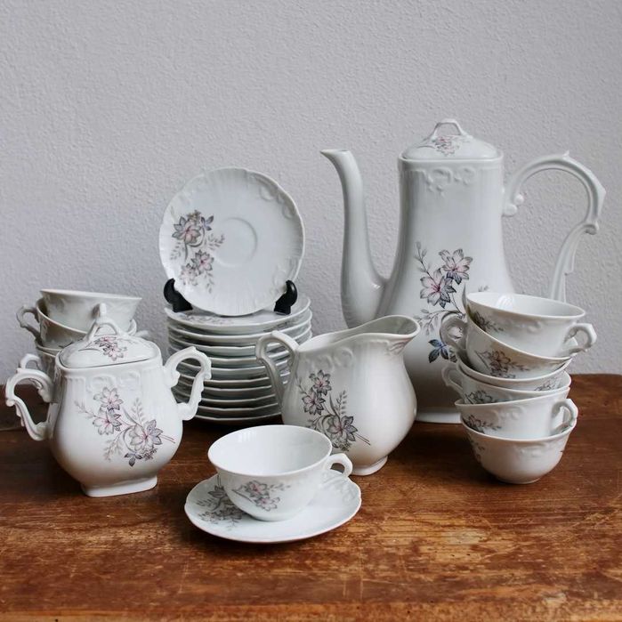 Serviço de café completo para 12 pessoas em porcelana da Vista Alegre