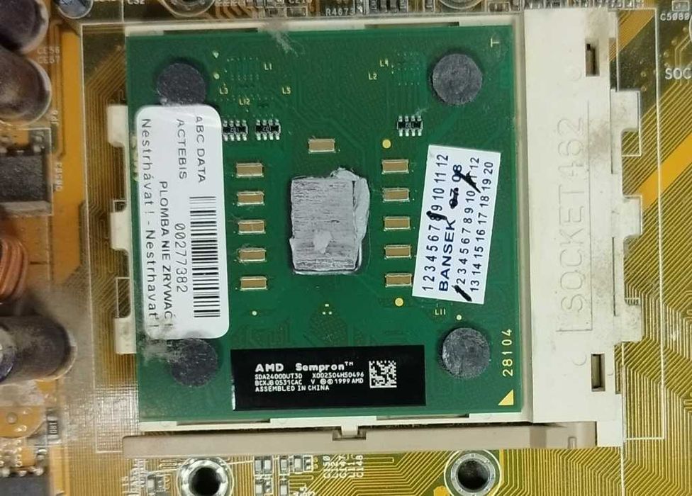 Procesor AMD Sempron SDA2400DUT3D