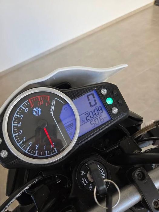 Mota Sym Wolf 125 com mil kms
