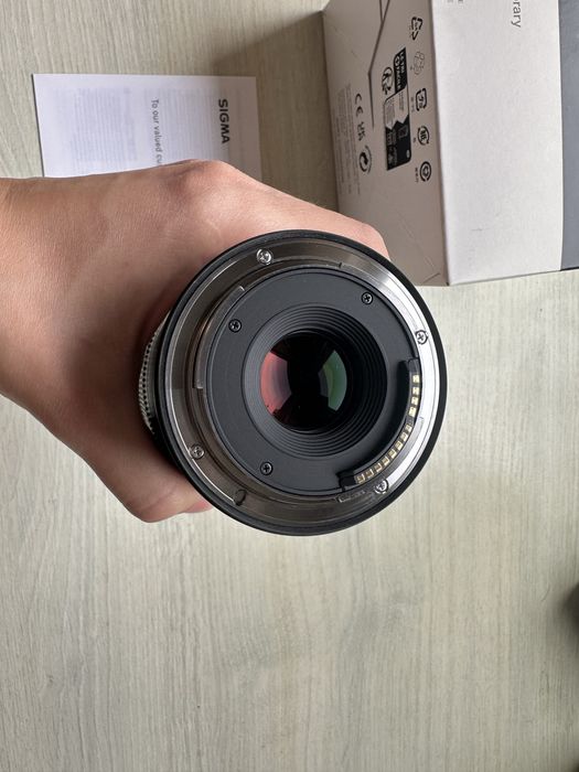 Sigma 16mm f/1.4  — Canon RF-M