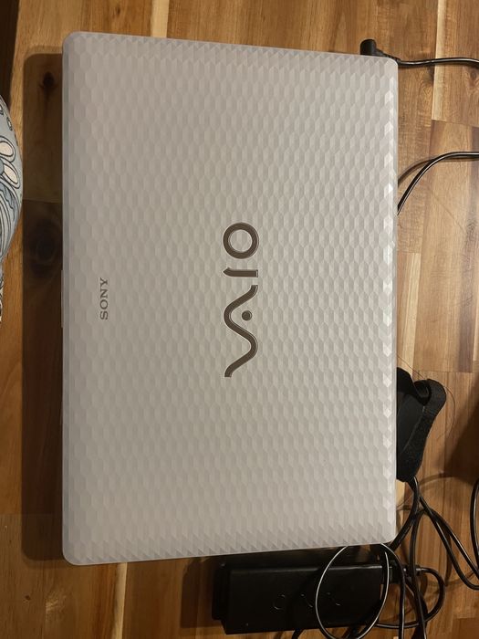 Laptop sony vaio VPCEH PCG-71811M 15” 8gb Ram i3