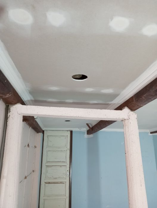 Pladur, chão flutuante, pinturas e lavagens de telhados