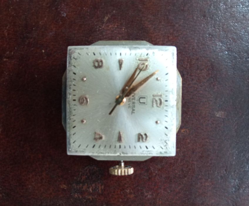 Relógio Universal Geneve em ouro 18K