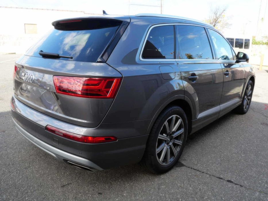 Audi Q7 55 quattro SE Premium Plus      2019