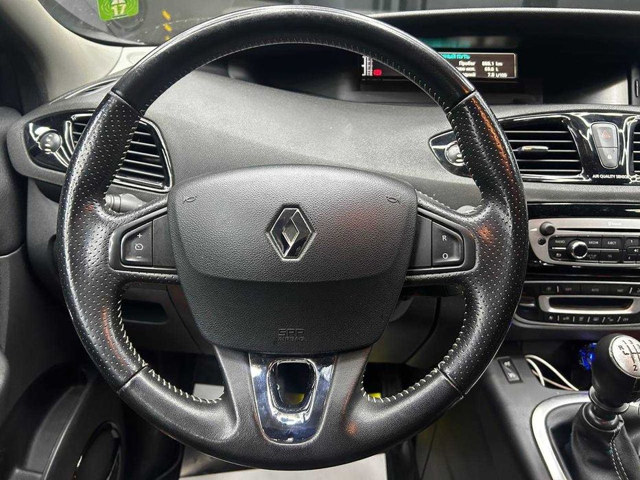 Renault Megane Scenic 2013