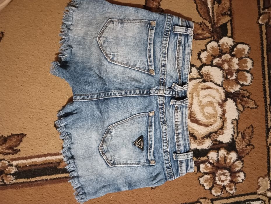Продам женские шорты.