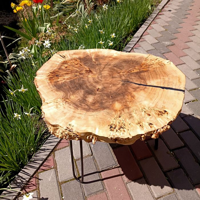 Кофейный,кавовий"прикроватный журнальный столик из спила дерева.