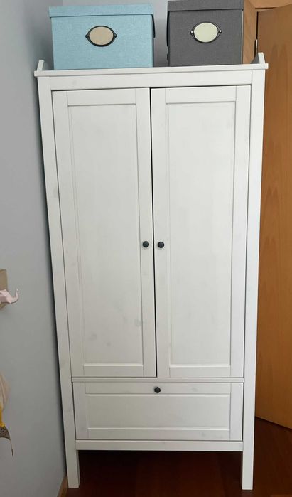 Roupeiro IKEA para quarto de criança