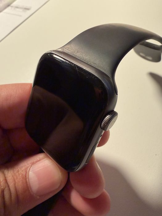Apple Watch 4 - 44mm com caixa e braceletes