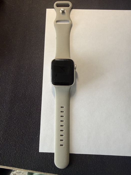 Sprzedam smartwatch Apple SE2