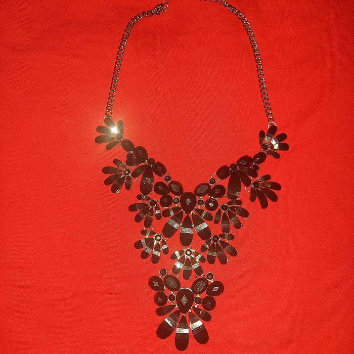 Колье черное           .