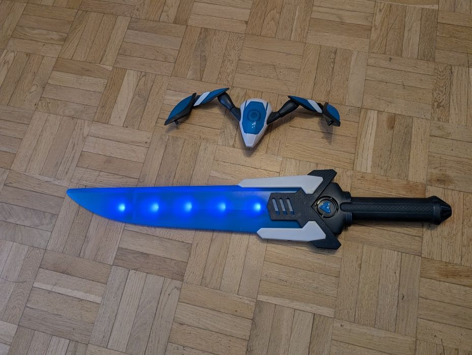 Mattel  Miecz Max Steel Świeci dla. 67 cm