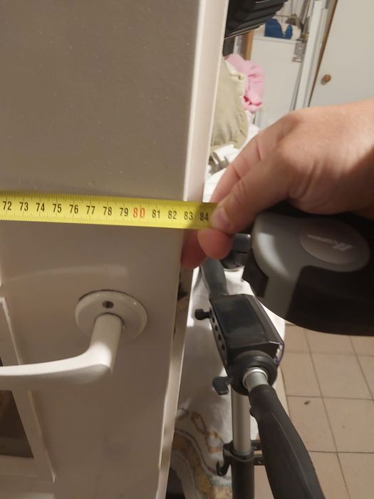 Dzwi wewnętrzne białe z litego drewna