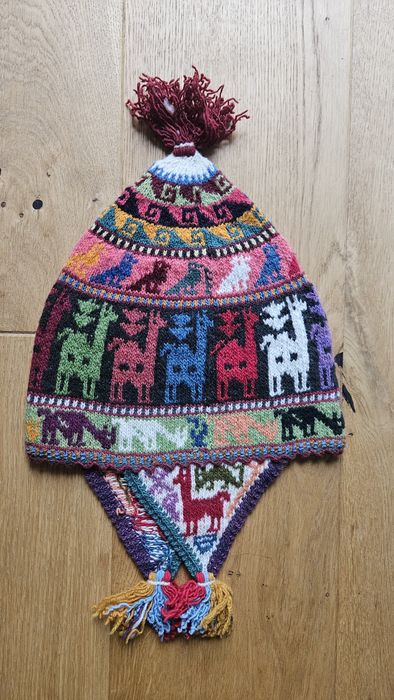 Peruwiańska czapka andyjska wełniana wełna kolorowa