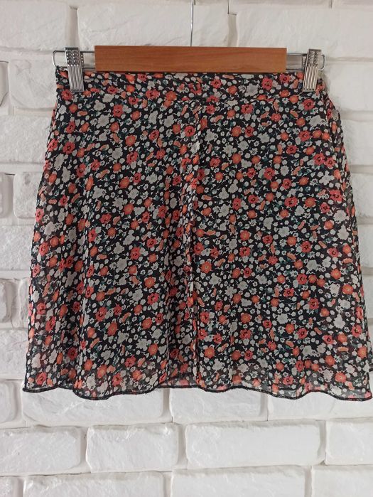Letnia spódniczka w kwiaty Cropp rozm. XS