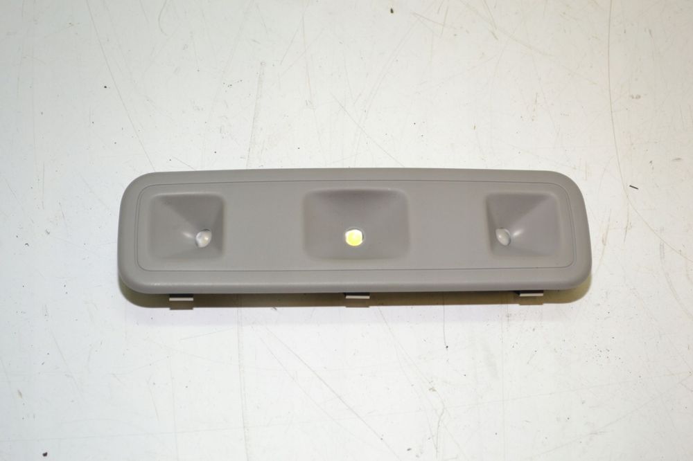 CADILLAC ESCALADE LAMPKA PODSUFITKI 22880944