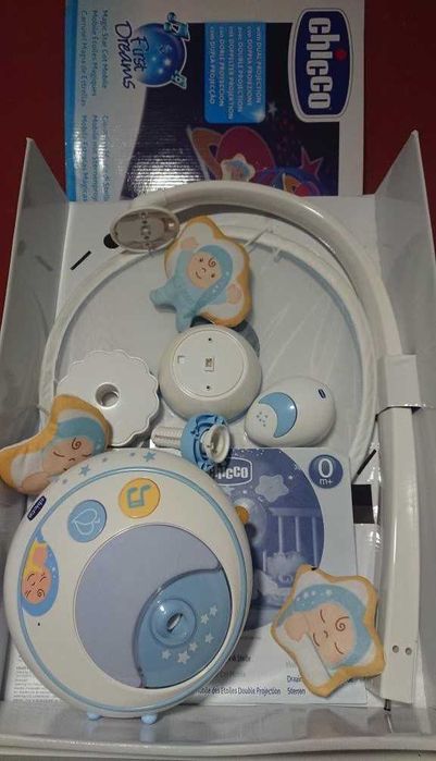 Móbile musical para bebé: “First Dreams: Estrelas Mágicas” (Chicco)