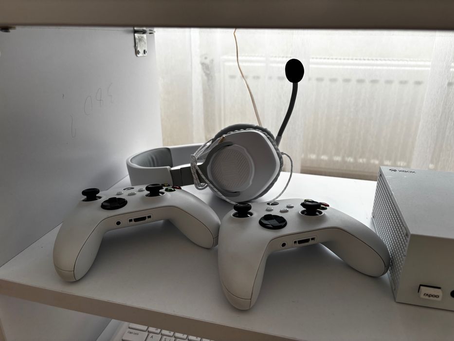 Xbox Series S 512GB з бонусами.