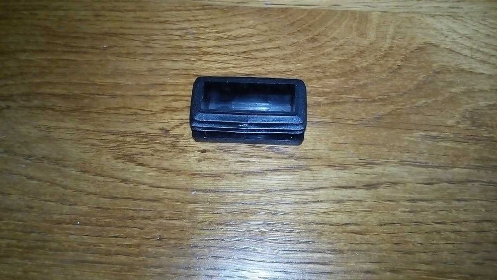 Заглушка пластикова внутрішня чорна 20х40 мм для профільних труб