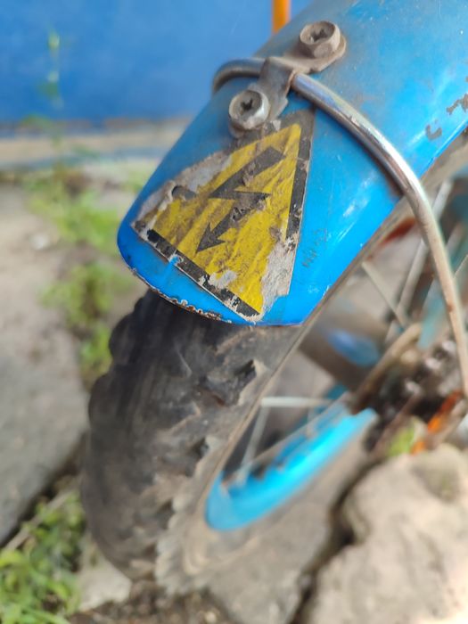 Дитячий детский велосипед з додатковими боковими колесами