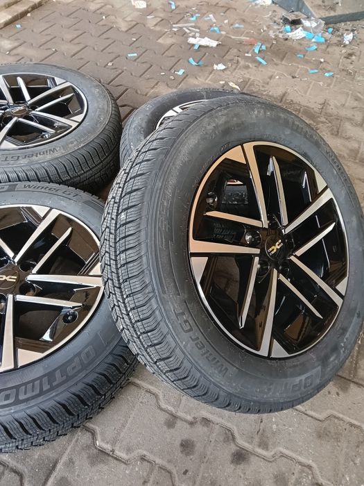 Nowe koła aluminiowe zimowe 215/65/17 Optimo Dacia duster bigster