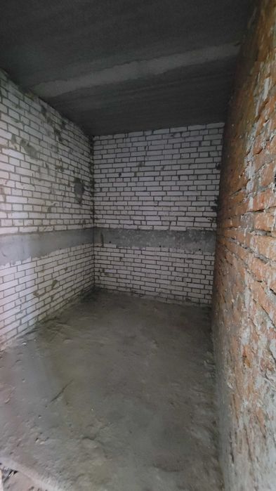 Продається підсобне приміщення, комора, склад ЖК "Симфонія"