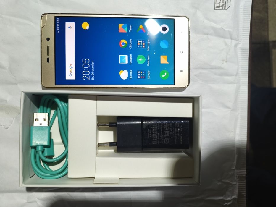 Продам смартфон Редми 3s