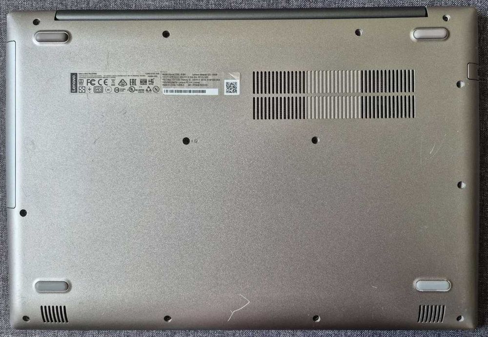 Ноутбук Lenovo IdeaPad 520-15IKB (81BF00EDRA)