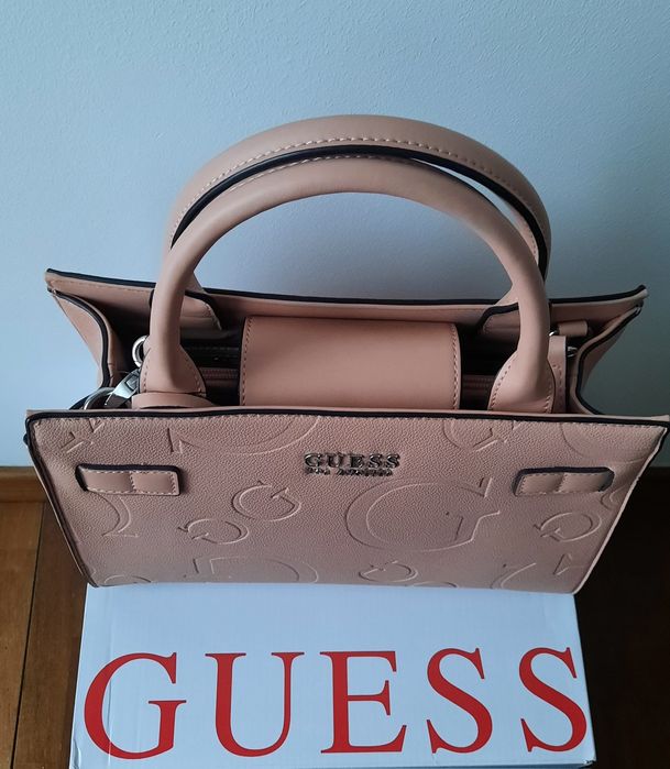 Torebka kuferek GUESS - pudrowy róż / NOWA