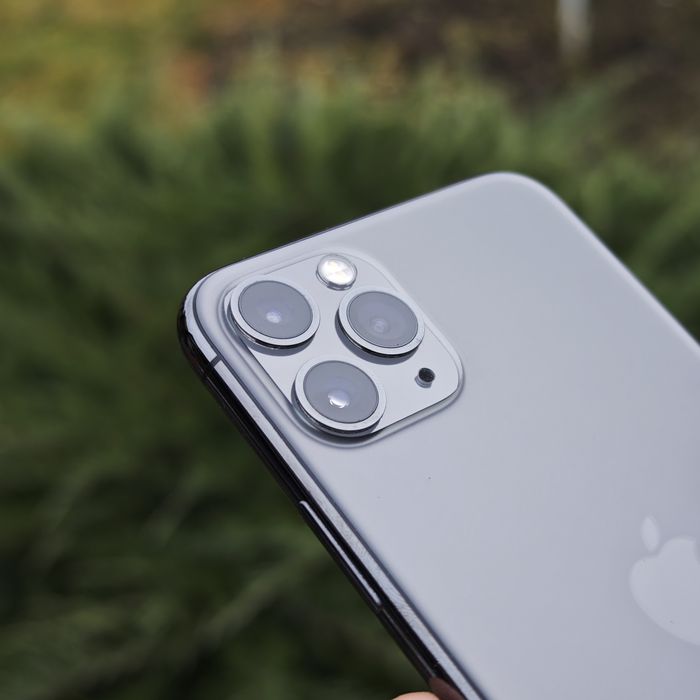 Телефон  Apple IPhone 11 pro 256