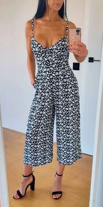 Kombinezon szerokie nogawki print kwiatuszki czarny białe Basic 32/XXS 34/XS Mohito