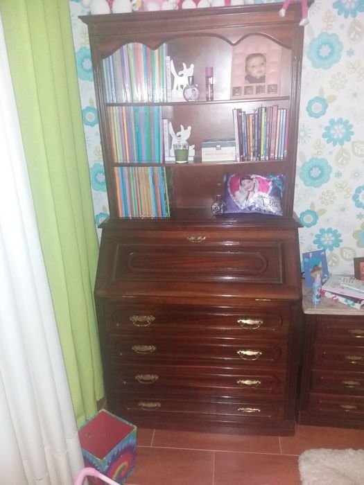 Escrevaninha em Mogno e estante