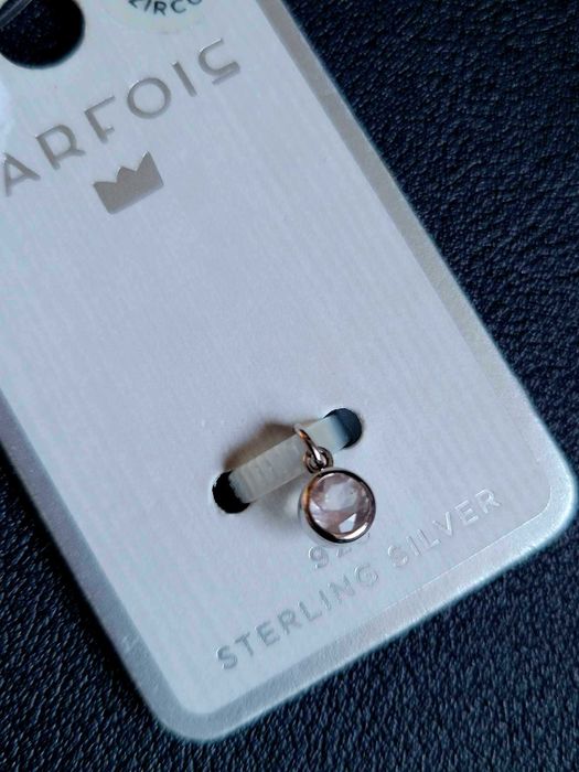 NOWA srebrna zawieszka marki Parfois