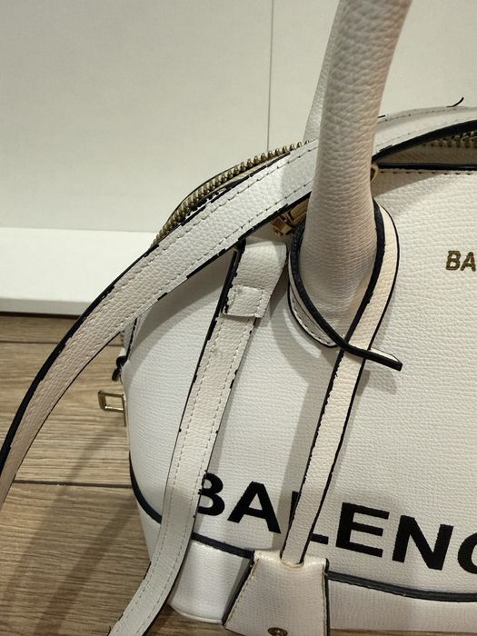 Biała torebka Balenciaga