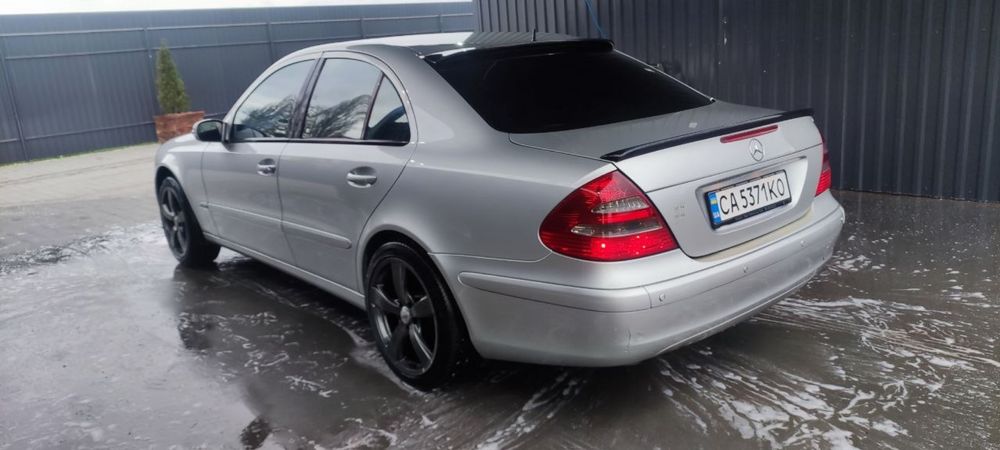 Mercedes-Benz E-Class 2003 W211  •  220 CDI AT (автомат)