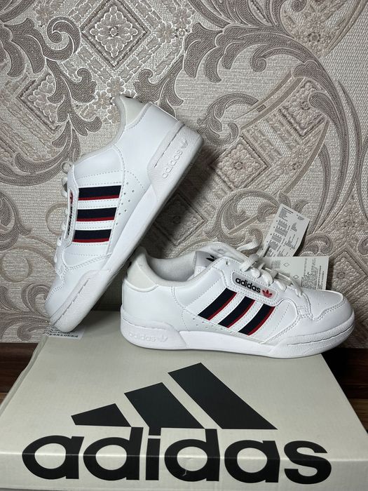 кросівки жіночі adidas
