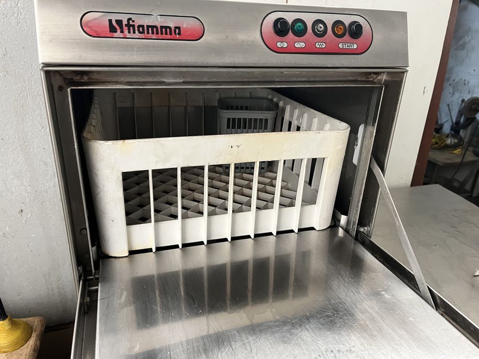 Maquina de lavar FIAMMA chavenas copos , etc
