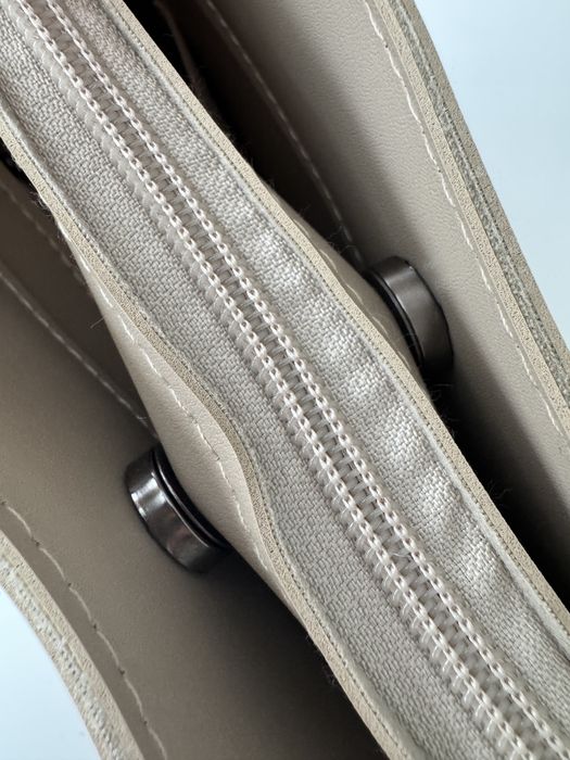 Сумка класична жіноча