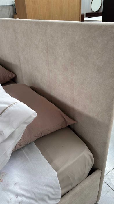 Cama de casal estofada | 1 unidade bege 160x200 cm | Artigo de showroom