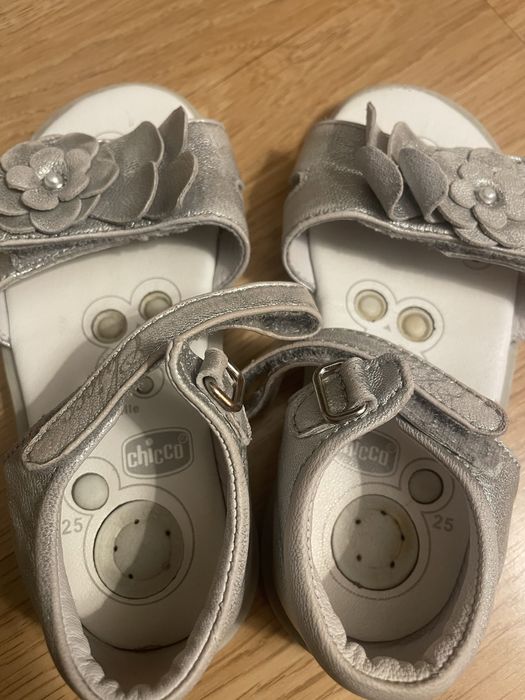 Sandálias Chicco 25