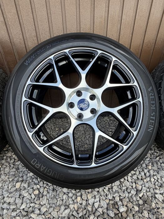Felgi aluminiowe z oponami Ford 255/50R20 Ford Explorer 5x114.3 czujniki tpms