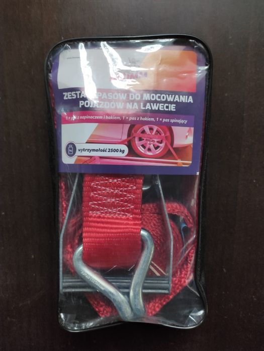 Zestaw pasów do mocowania pojazdów na lawecie