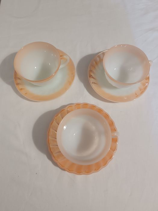 Conjunto 3 Pires e Chávenas de Chá. Fire King