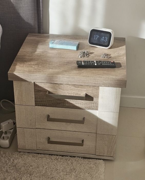 Mesas de cabeceira em excelente estado