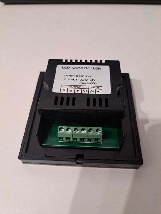 Sterownik RGB dotykowy panel naścienny black czarny 12A 12-24 V